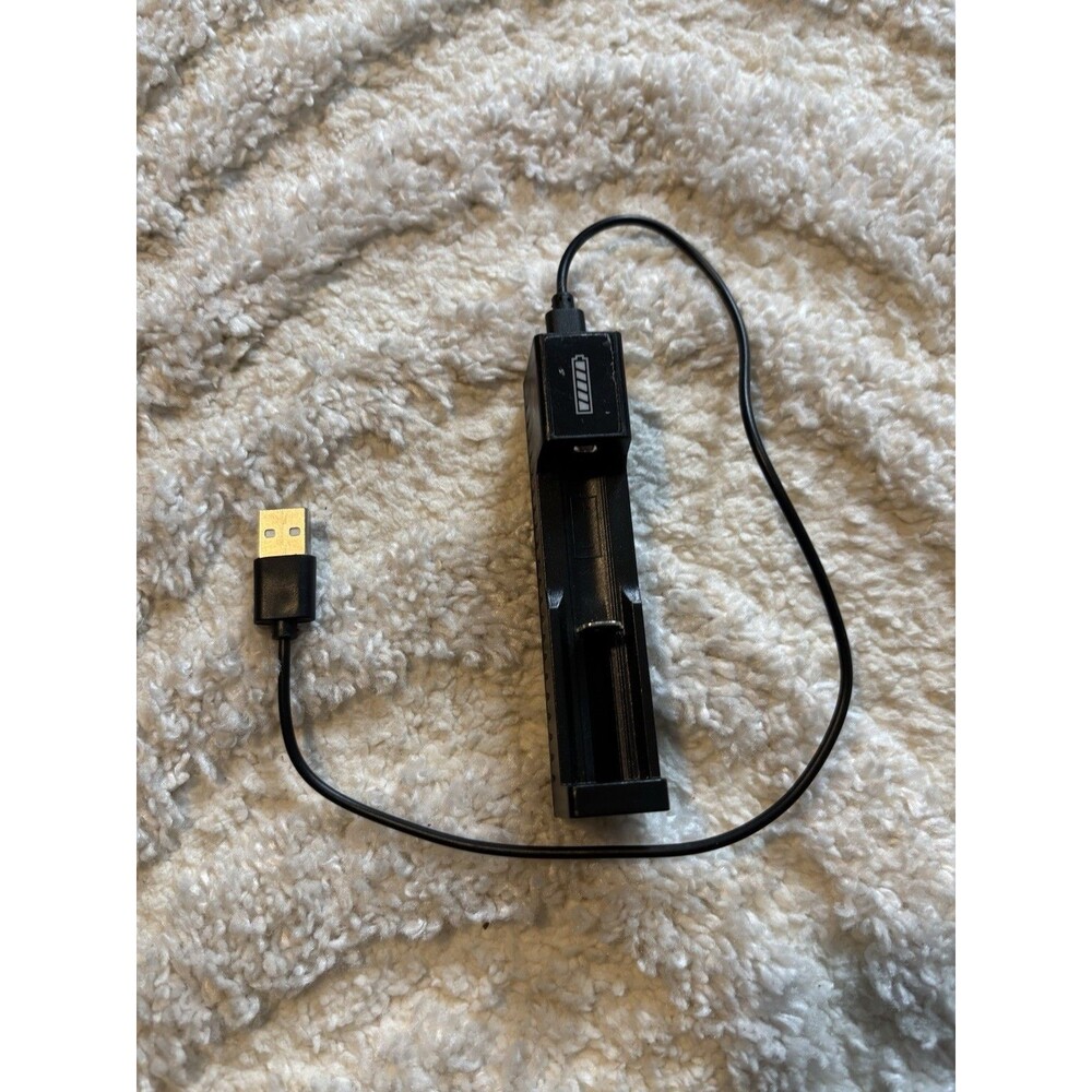 Single USB Plug In Battery Charger For 26650 battery